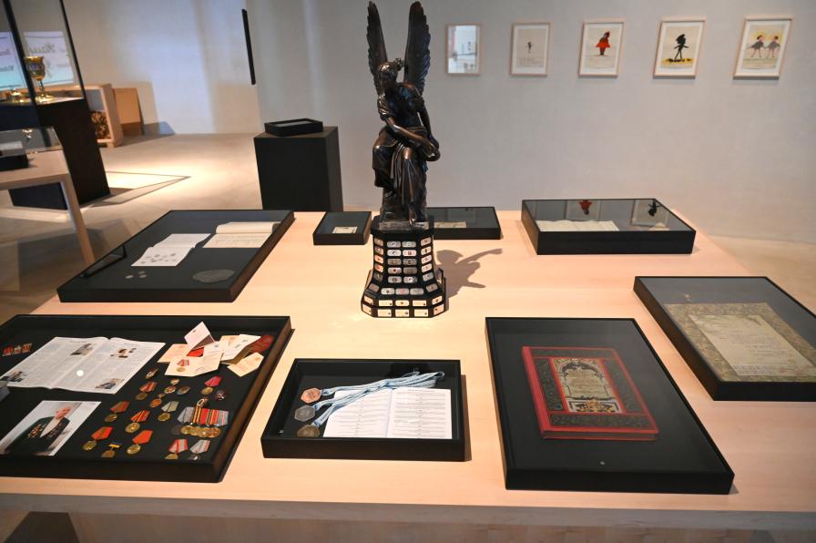 Köln, Museum Kolumba, Ausstellung "In die Weite – Aspekte jüdischen Lebens in Deutschland" vom 15.09.2021-15.08.2022, Raum 18, Bild 6/12