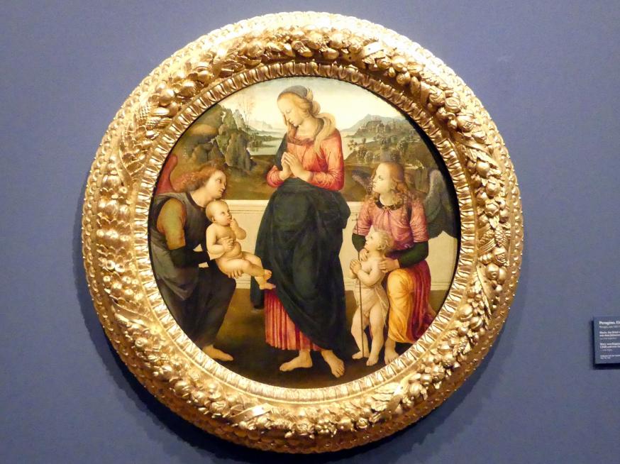 Pietro Perugino (Nachfolger) (1500–1510), Maria, das Kind verehrend, mit dem Johannesknaben und zwei Engeln, Berlin, Gemäldegalerie ("Berliner Wunder"), Wandelhalle, um 1500