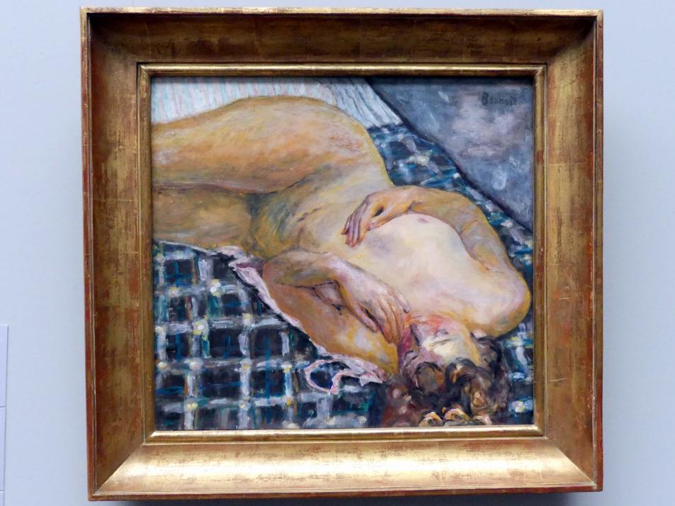 Pierre Bonnard (1893&ndash;1943), Liegender Akt auf weißblau kariertem Grund, Frankfurt am Main, Städel Museum, 1. Obergeschoss, Saal 4, um 1909