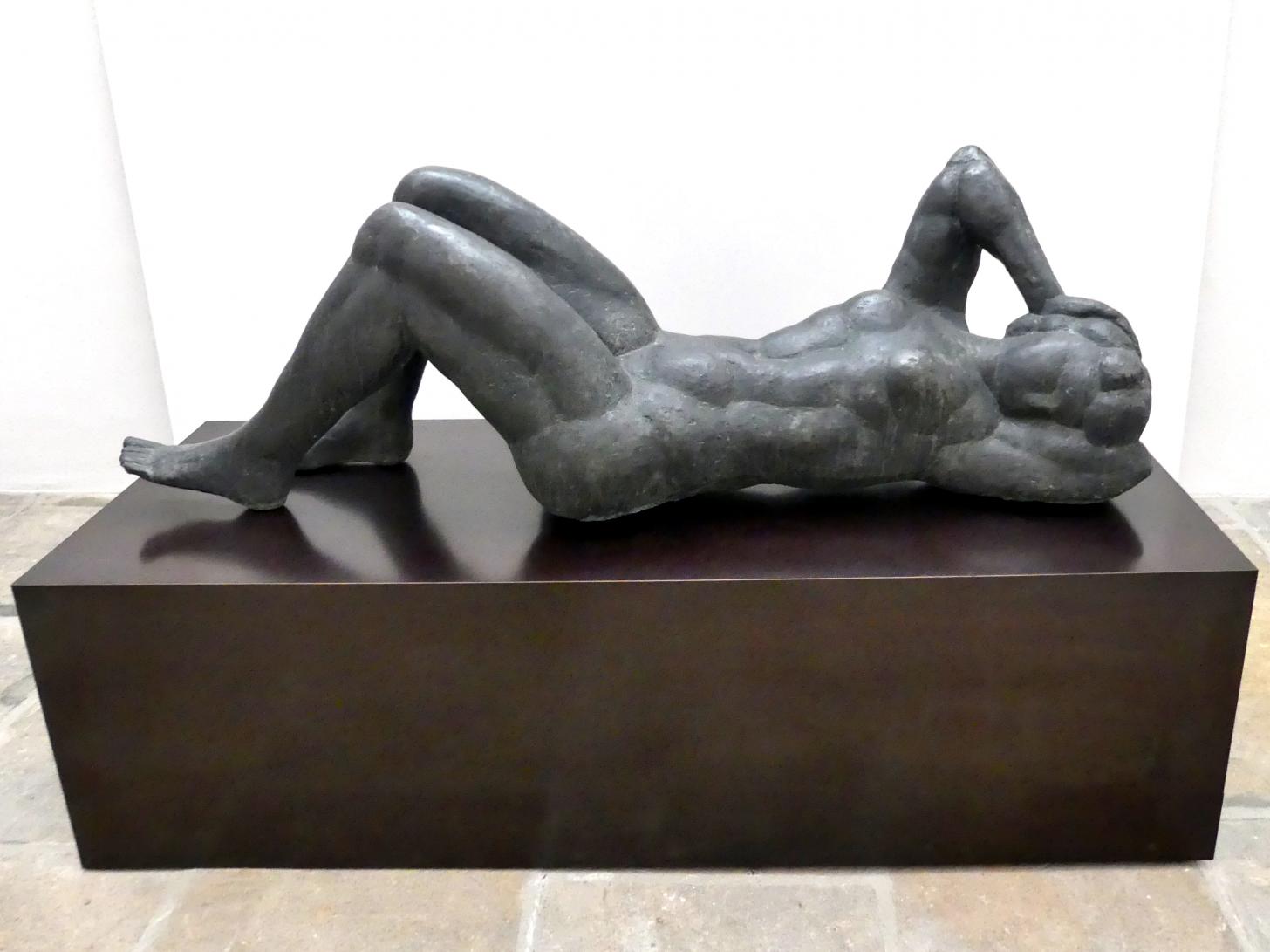 Werner Stötzer (1966–1992), Liegende "Werra", Dresden, Albertinum, Galerie Neue Meister, Erdgeschoss, Skulpturenhalle, 1972