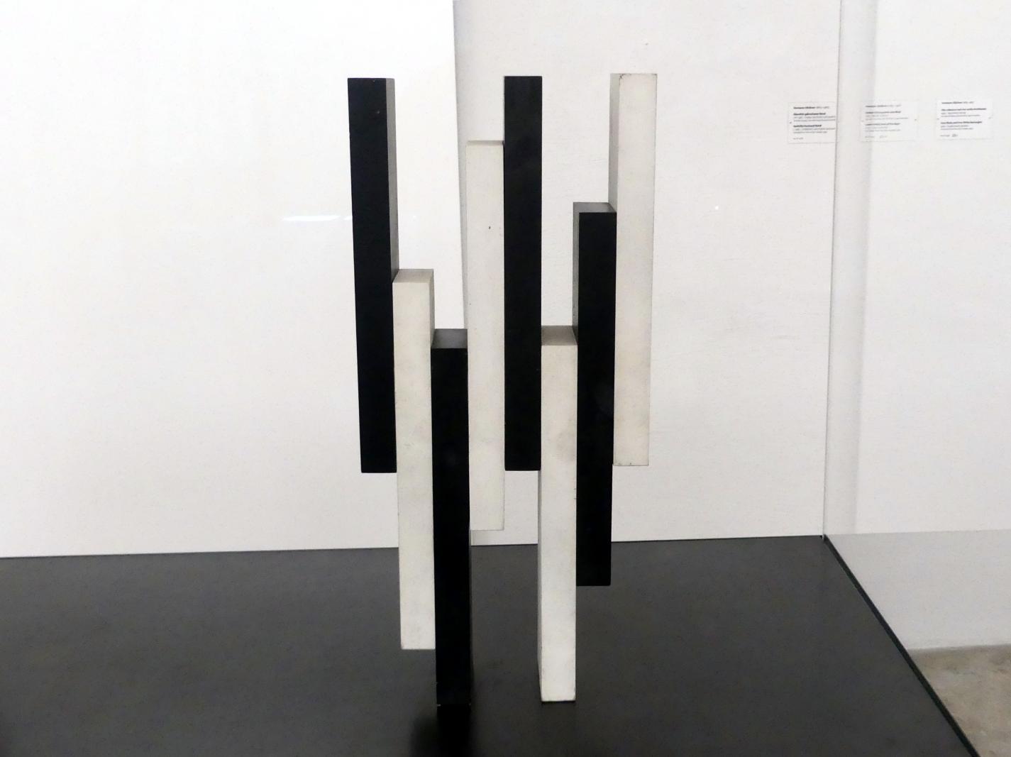 Hermann Glöckner (1931–1981), Vier schwarze und vier weiße Rechtkante, Dresden, Albertinum, Galerie Neue Meister, Erdgeschoss, Skulpturenhalle, 1960