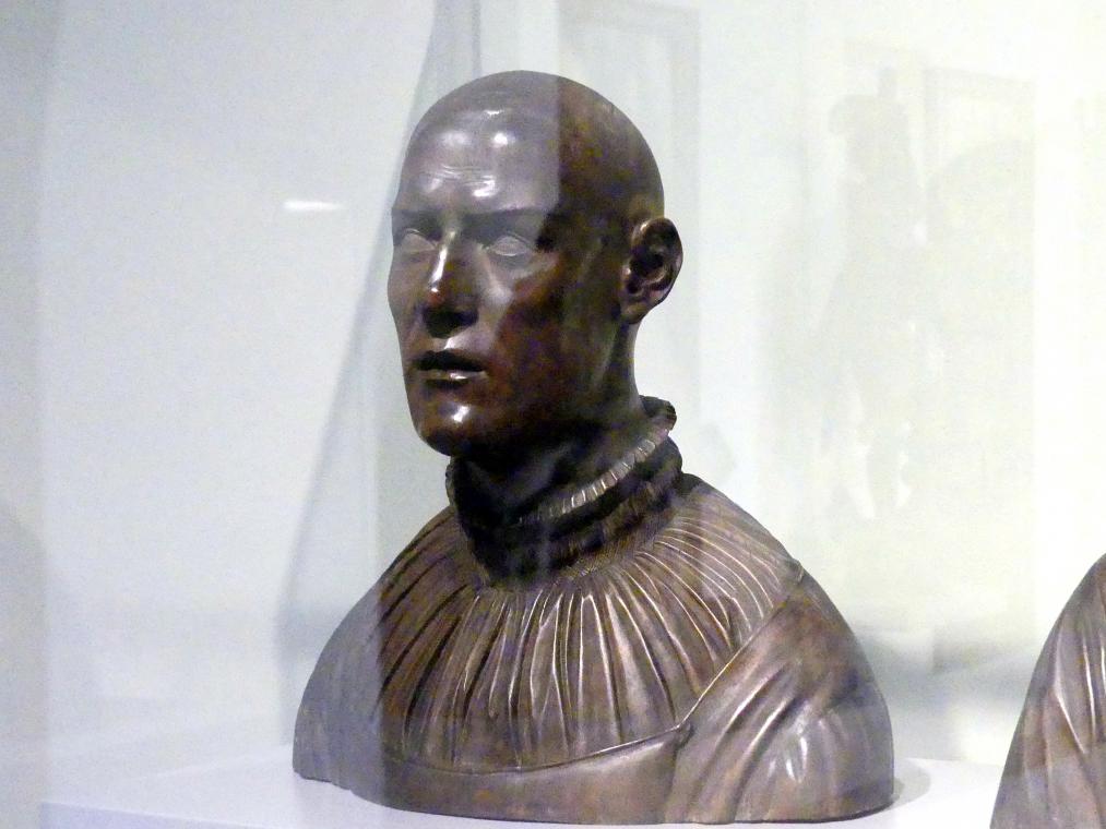 Zwei Büsten mit Charakterköpfen (angeblich Philipp der Streitbare und Friedrich II. von der Pfalz), München, Bayerisches Nationalmuseum, Saal 17, um 1535&ndash;1540, Bild 2/3