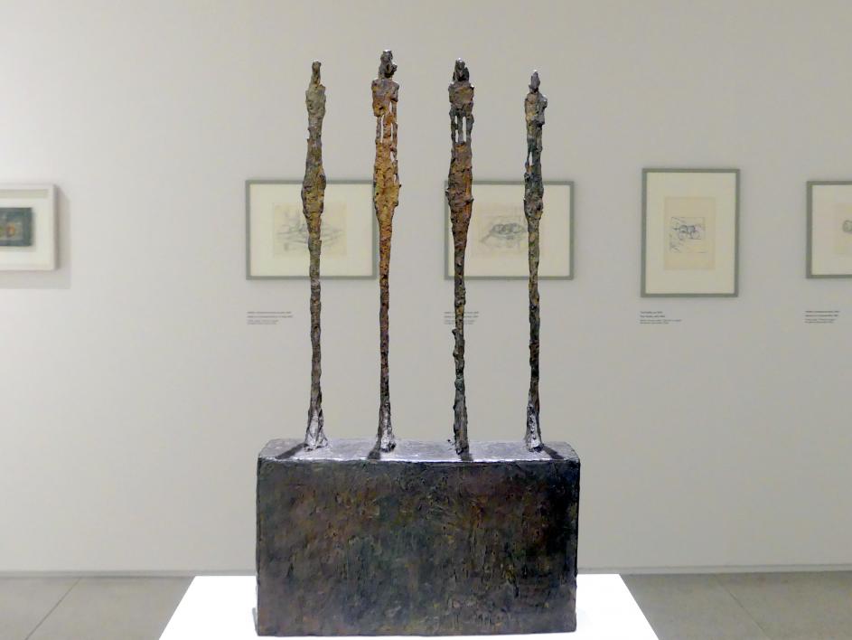 Alberto Giacometti (1914–1965), Vier Frauen auf einem Podest, Prag, Nationalgalerie im Messepalast, Ausstellung "Alberto Giacometti" vom 18.07.-01.12.2019, Stehende Figuren, 1950