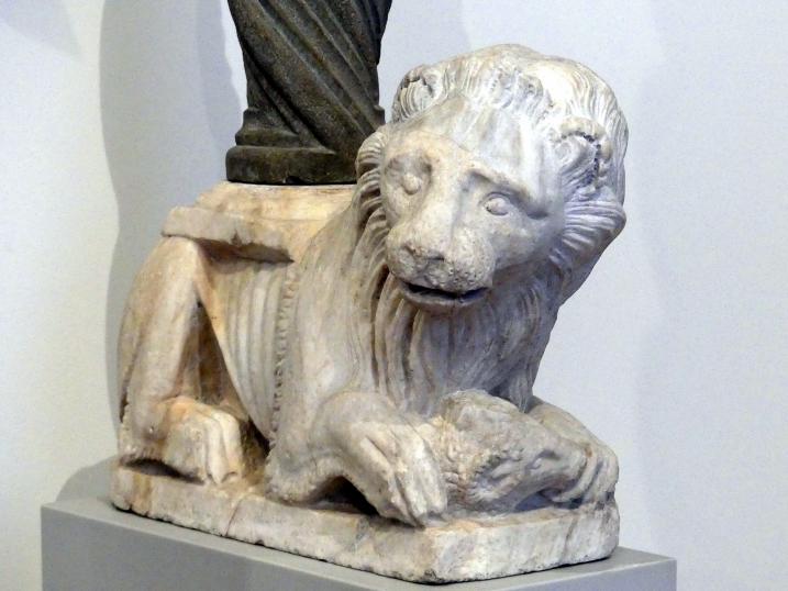 Agnolo di Ventura (1349), Zwei Löwen mit gewundenen Säulen und Knospenkapitellen, Berlin, Bode-Museum, Saal 108, 1. Hälfte 14. Jhd.