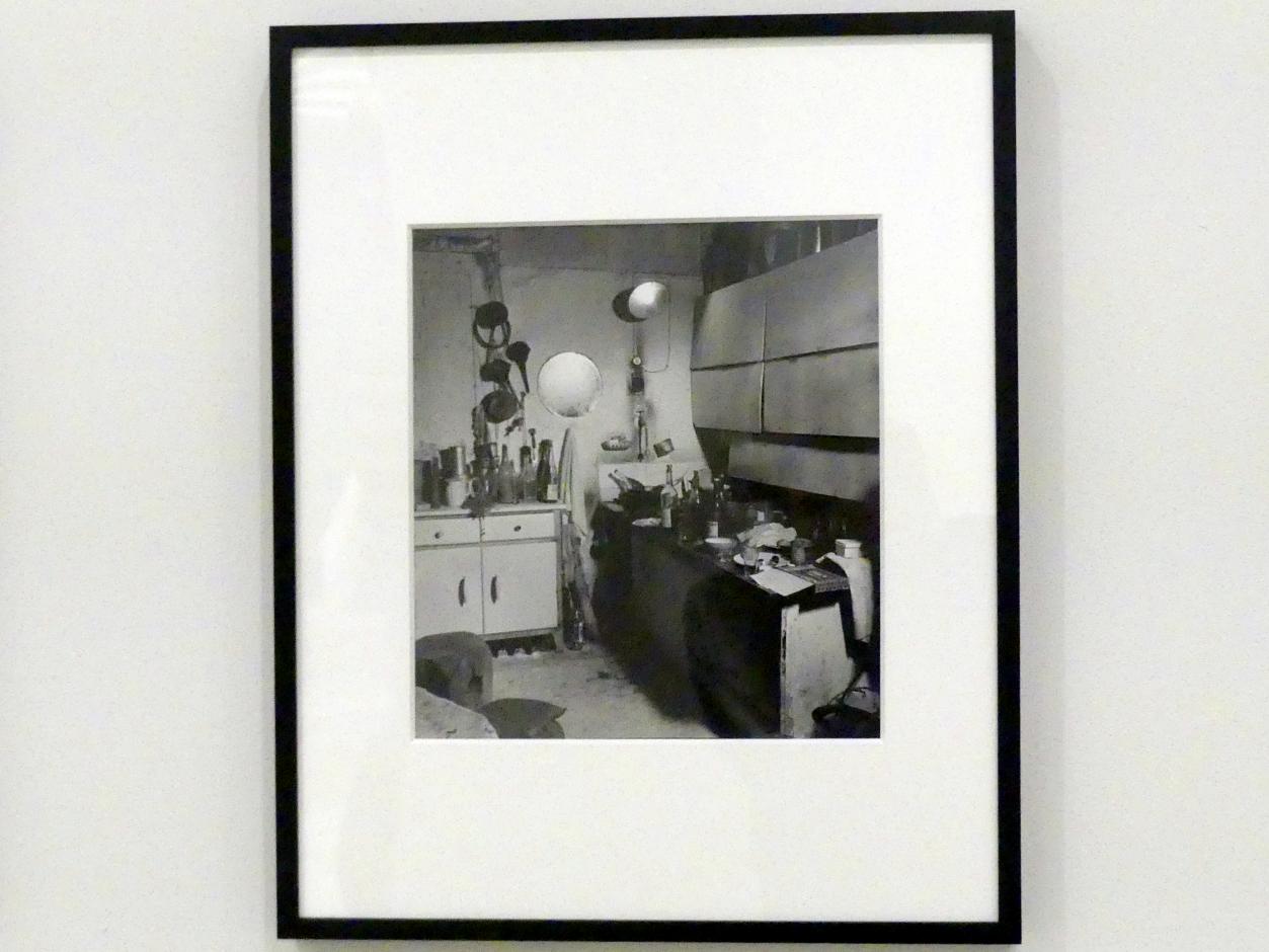 Wayne F. Miller (1946), Constantin Brancusi's studio, New York, Solomon R. Guggenheim Museum, Brancusi, 1946