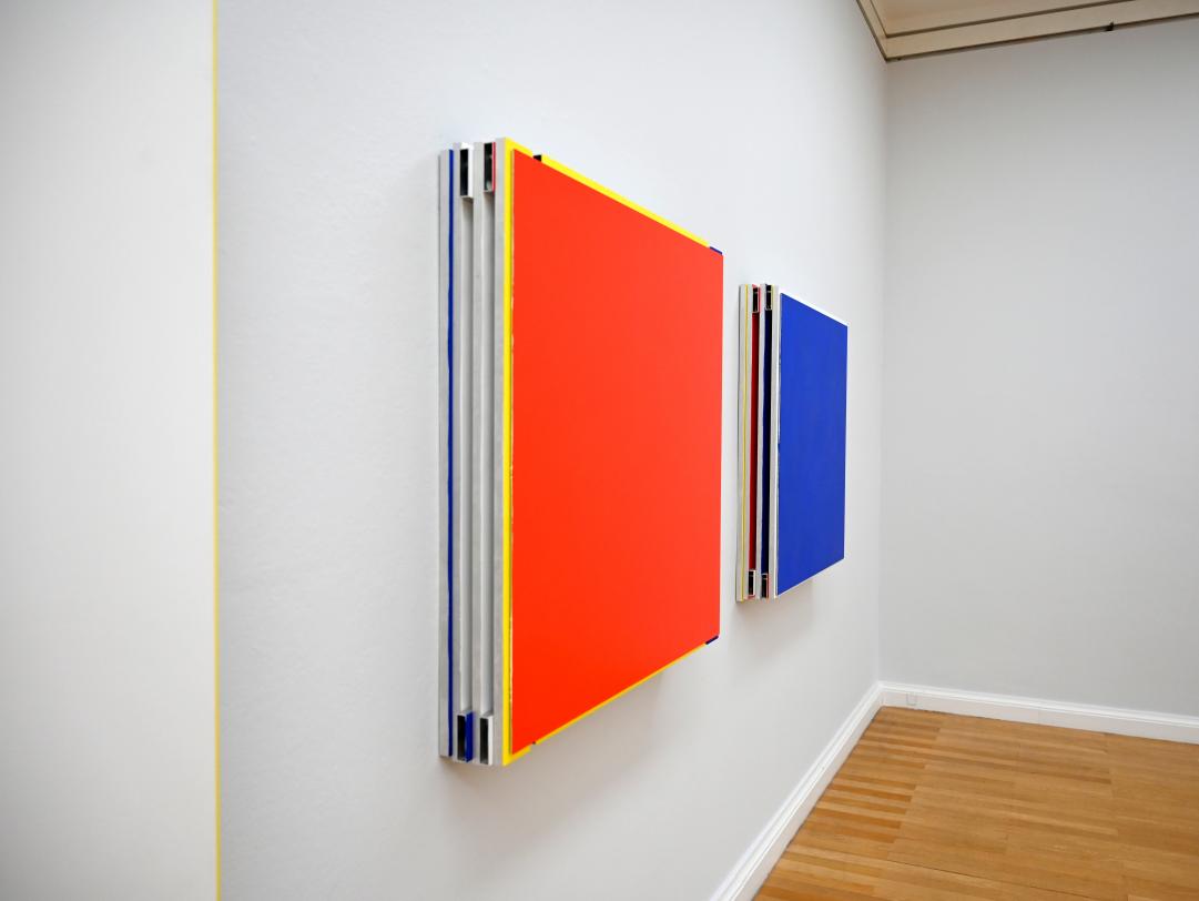 Imi Knoebel (Klaus Wolf Knoebel) (1968&ndash;1995), Odyshape XV Rot, Chemnitz, Kunstsammlungen am Theaterplatz, Form Fläche Geste, Saal 1, 1994, Bild 3/5