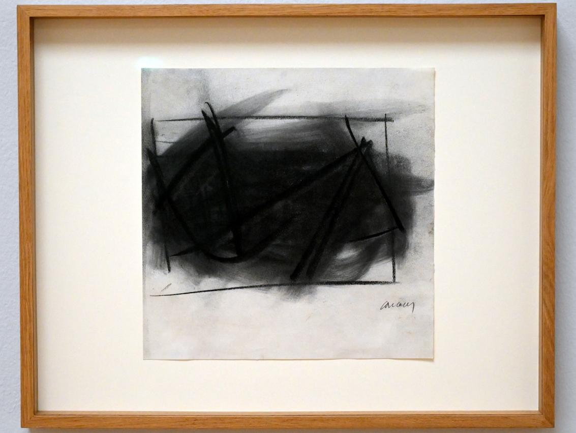 Pierre Soulages (1946–2019), Kohle auf Papier 39,3 x 39,3 cm, 1946, Chemnitz, Kunstsammlungen am Theaterplatz, Ausstellung "Soulages" vom 28.03.-25.07.2021, Saal 4, 1946