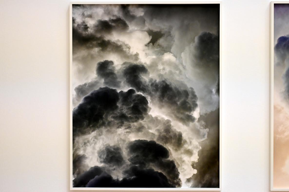 Andreas Gefeller (2019), 055 (Clouds), Bonn, Kunstmuseum, Ausstellung "Welt in der Schwebe" vom 24.02. - 19.06.2022, Saal 6, 2019