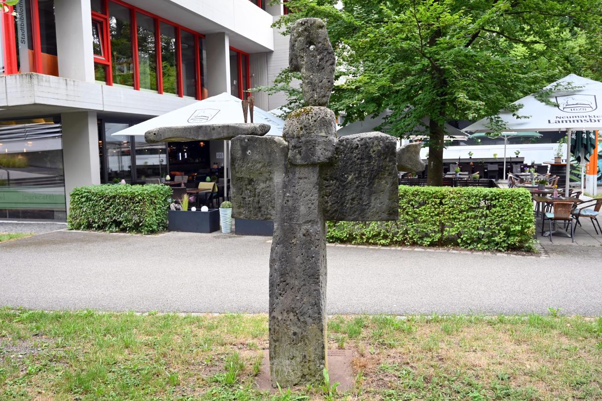 Lothar Fischer (1959&ndash;2004), Humpty-Dumpty sits on a horse, Neumarkt in der Oberpfalz, Museum Lothar Fischer, Außenbereich, 1964&ndash;1965, Bild 3/4