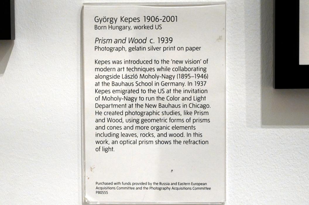 György Kepes (1939), Prisma und Holz, London, Tate Gallery of Modern Art (Tate Modern), Media Networks 2, um 1939, Bild 2/2