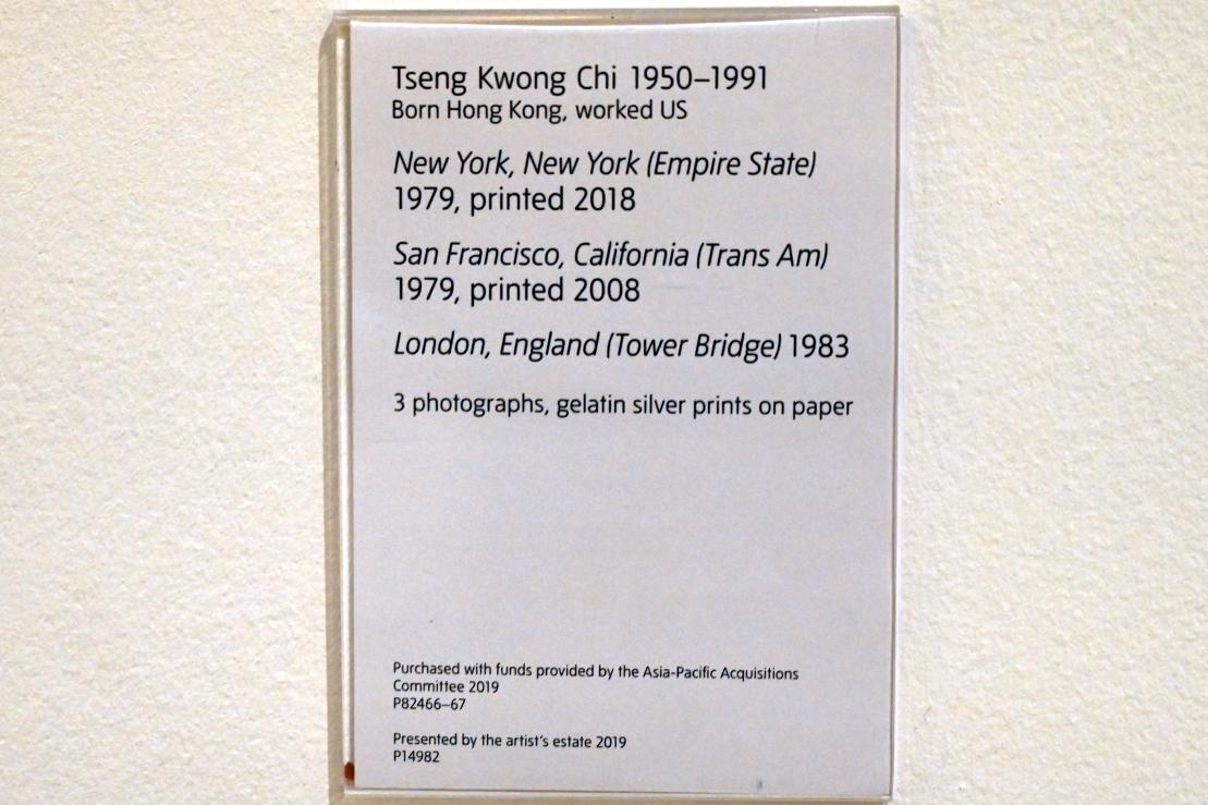 Tseng Kwong Chi (1979–1983), New York, New York (Empire State), London, Tate Gallery of Modern Art (Tate Modern), Media Networks 7, 1979, Bild 2/2