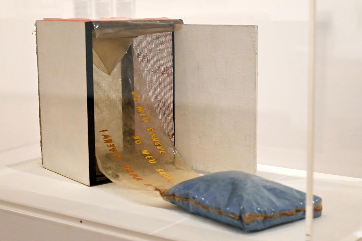 Hélio Oiticica (1957&ndash;1968), Box Bólide 17 - Poem Box, London, Tate Gallery of Modern Art (Tate Modern), Artist and Society 2, 1965, Bild 3/4