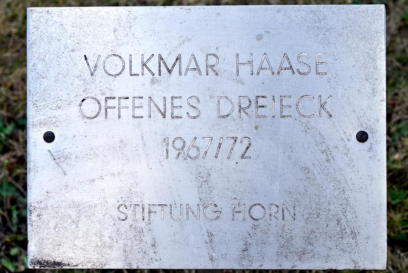 Volkmar Haase (1969–1984), Offenes Dreieck, Schleswig, Landesmuseum für Kunst und Kulturgeschichte, Außenbereich, 1967–1972, Bild 4/4
