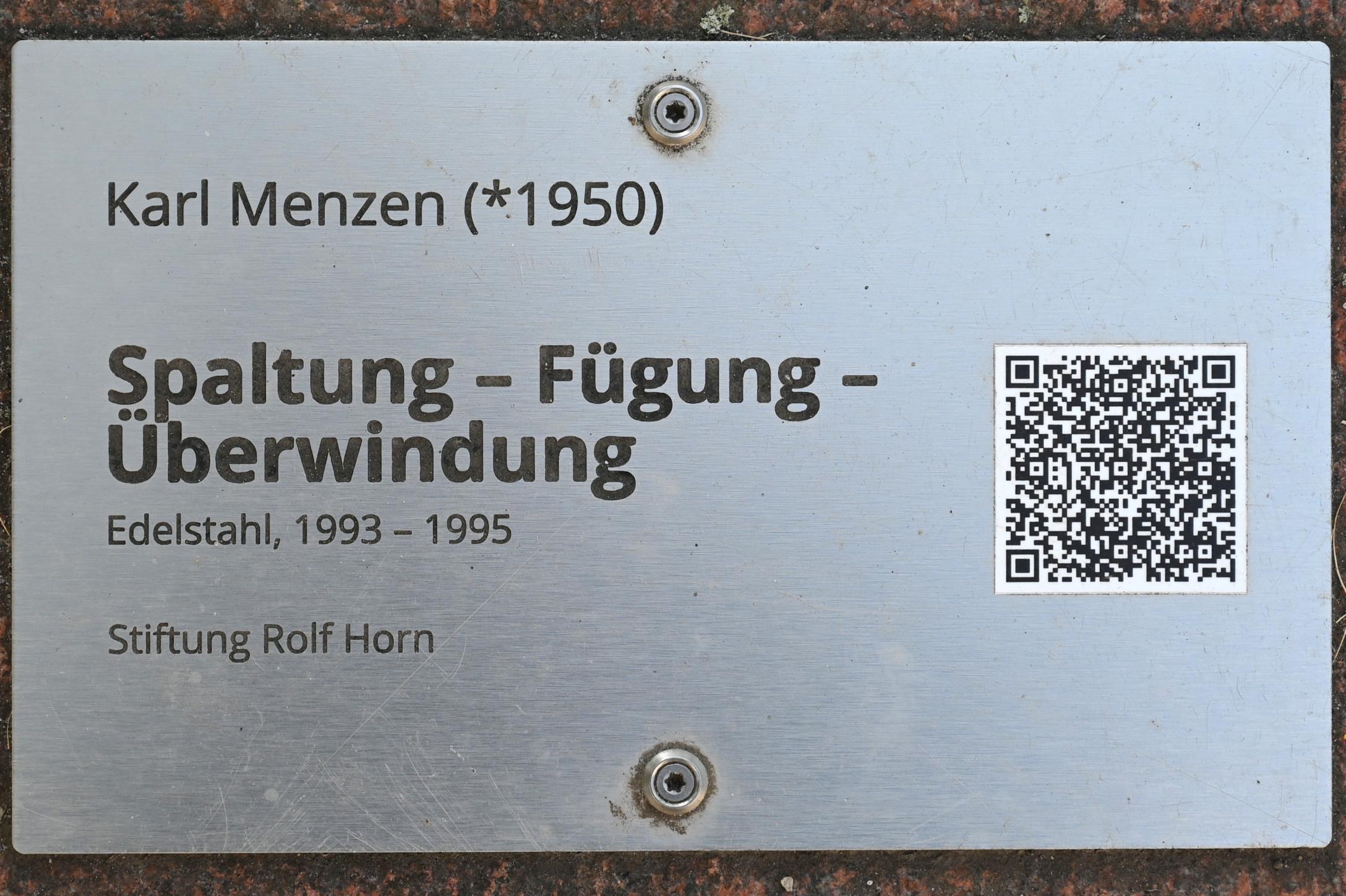 Karl Menzen (1994), Spaltung - Fügung - Überwindung, Schleswig, Landesmuseum für Kunst und Kulturgeschichte, Außenbereich, 1993&ndash;1995, Bild 3/3