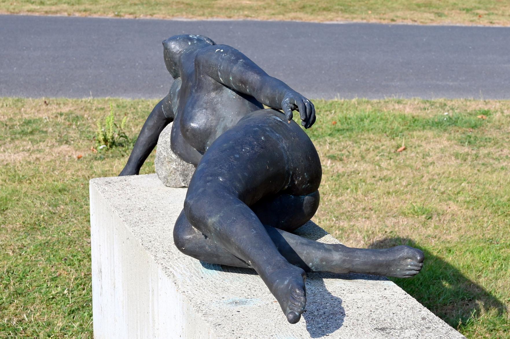 Hans Wimmer (1951&ndash;1989), Desdemona, Schleswig, Landesmuseum für Kunst und Kulturgeschichte, Außenbereich, 1976, Bild 2/3