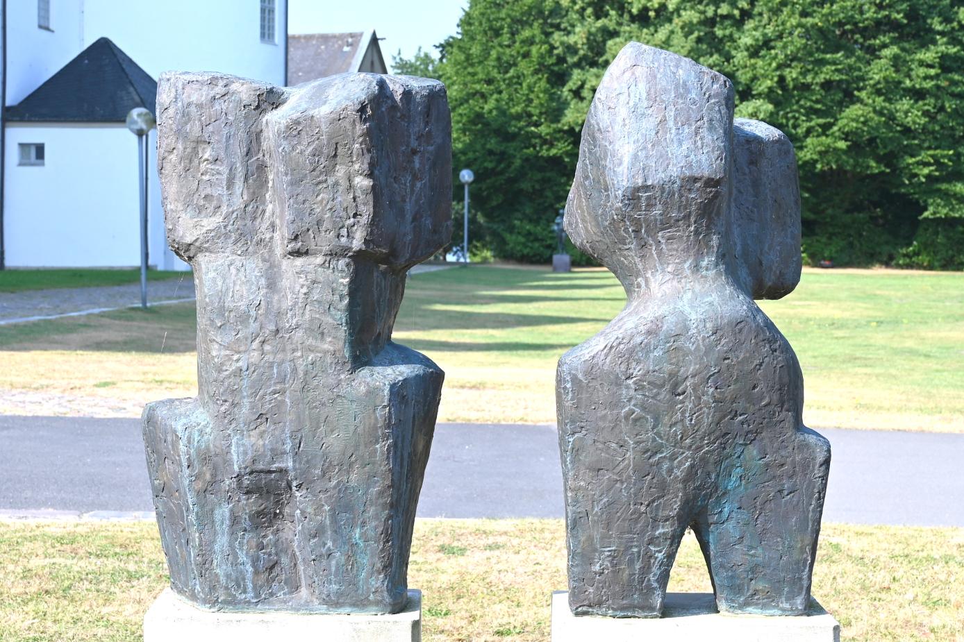 Karl August Ohrt (1975), Torso Paar, Schleswig, Landesmuseum für Kunst und Kulturgeschichte, Außenbereich, um 1970&ndash;1980, Bild 2/3