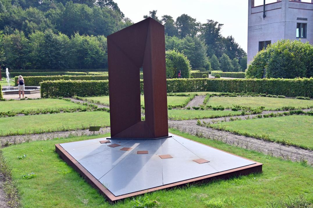 Winni Schaak (2016), Sonnenstelen, Schleswig, Landesmuseum für Kunst und Kulturgeschichte, Außenbereich, 2016&ndash;2017, Bild 2/4